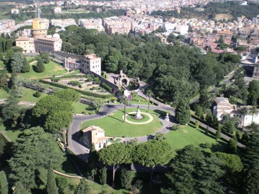 28. Vatikani aiad.jpg