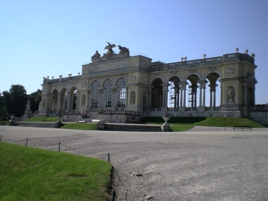 58. Gloriette.jpg